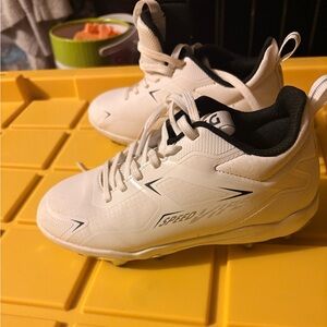 DSG Kids White and Black cleats for baseball